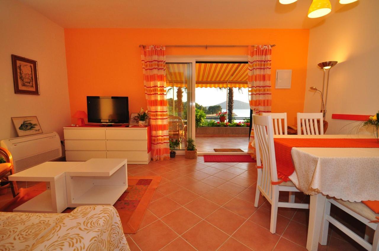 Tri Palme Appartement Prvic Sepurine Buitenkant foto