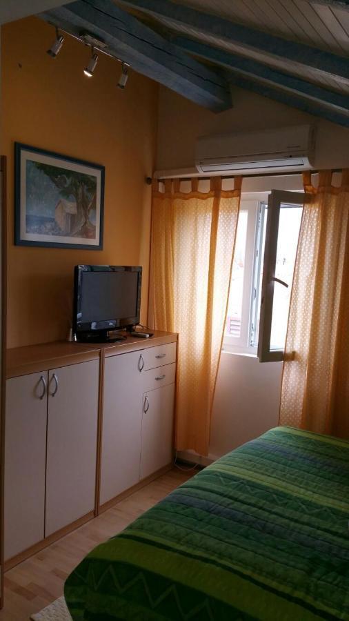 Tri Palme Appartement Prvic Sepurine Buitenkant foto