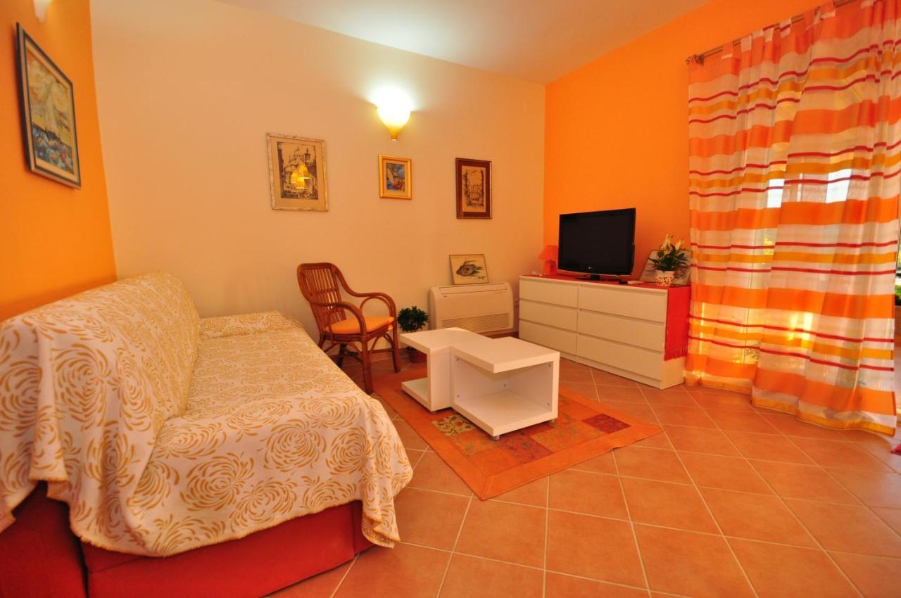 Tri Palme Appartement Prvic Sepurine Buitenkant foto